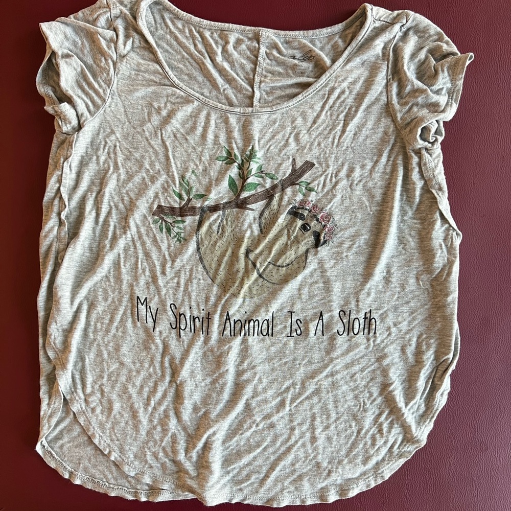 Sloth t-shirt size xs